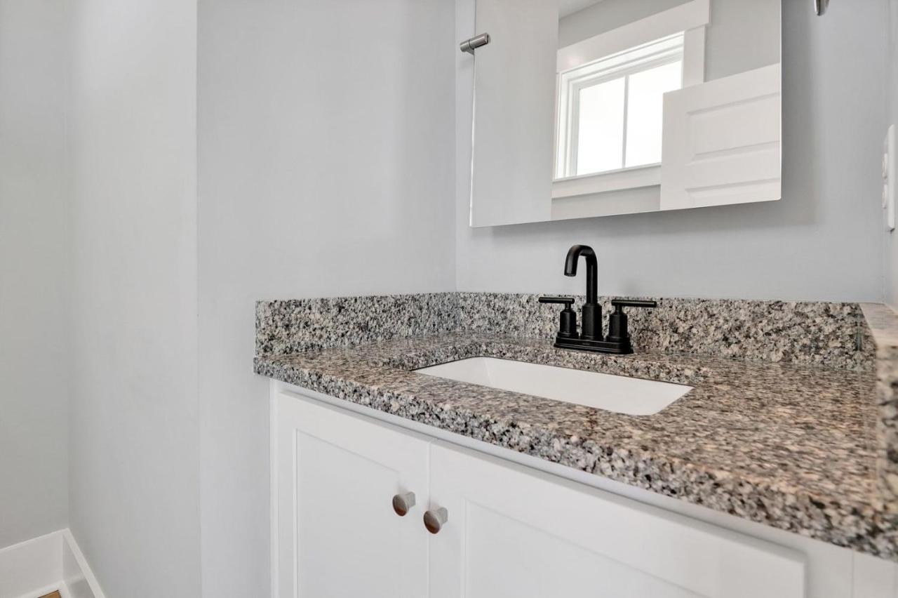 Seas The Day Villa Oak Island Luaran gambar